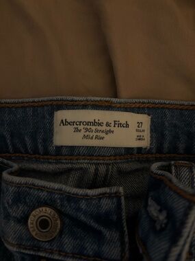Abercrombie & Fitch Mid-Rise '90s Straight Jeans - Blue